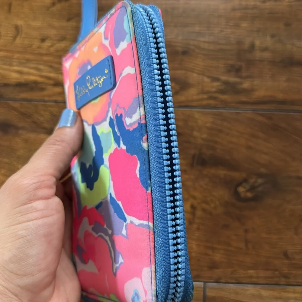 Lilly Pulitzer embrace vibrant